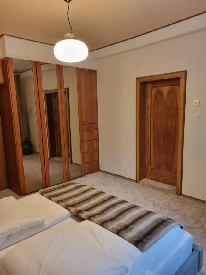 Villa With Private Sauna And Jacuzzi, 8 Min From Schloss Schoebrunn เวียนนา ภายนอก รูปภาพ