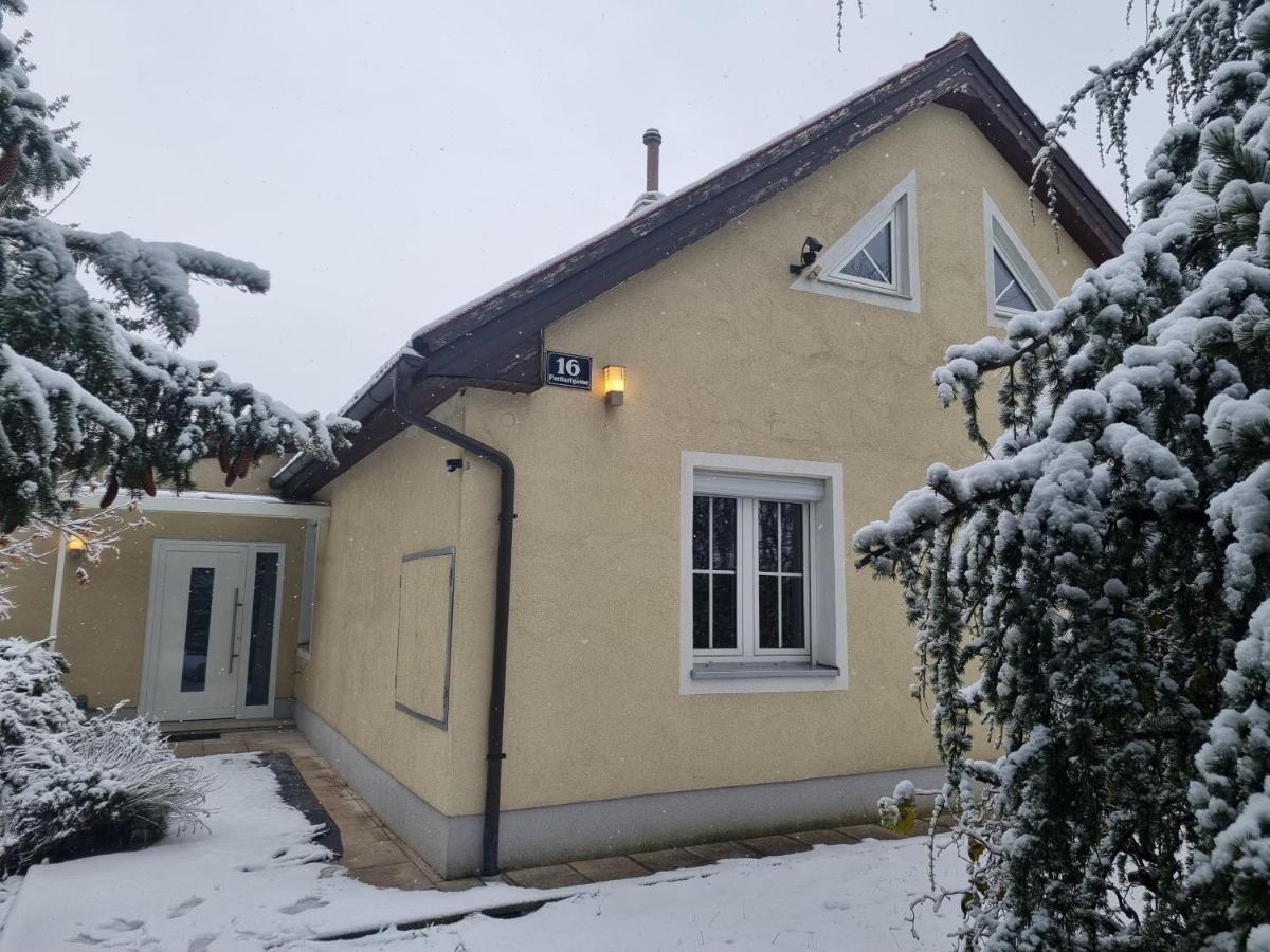 Villa With Private Sauna And Jacuzzi, 8 Min From Schloss Schoebrunn เวียนนา ภายนอก รูปภาพ